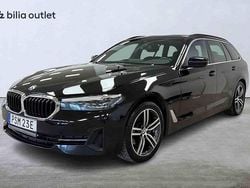 Svart Begagnad 2021 BMW 520 Kombi | 294 000 kr (Marknadspris)