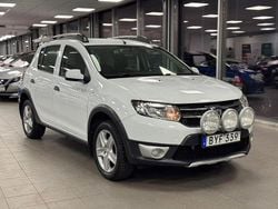 Vit Begagnad 2014 Dacia Sandero Stepway SUV | 74 900 kr (Lite dyr)