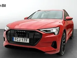 Catalunyaröd metallic Begagnad 2022 Audi e-tron Proline SUV | 439 000 kr (Marknadspris)
