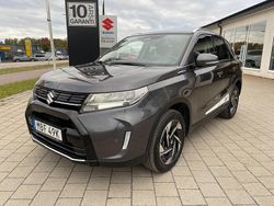 Grå (grå metallic) Begagnad 2025 Suzuki Vitara SUV | 299 000 kr (Marknadspris)