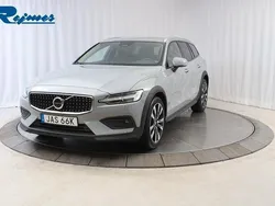 Grå Begagnad 2024 Volvo V60 CC Plus Kombi | 434 900 kr (Bra pris)
