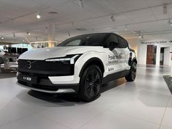 Vit Ny 2025 Volvo EX30 CC Performance SUV | 640 500 kr