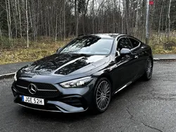 Svart Begagnad 2024 Mercedes CLE220 AMG line Sportkupé | 750 000 kr