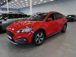 Röd Begagnad 2019 Ford Focus Active Halvkombi | 164 800 kr (Marknadspris)
