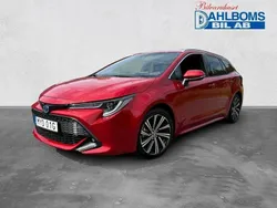 Röd Begagnad 2022 Toyota Corolla Style Kombi | 269 900 kr (Marknadspris)