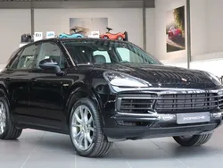 Svart Begagnad 2019 Porsche Cayenne SUV | 595 000 kr (Bra pris)