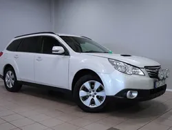 Vit Begagnad 2011 Subaru Outback SUV | 57 800 kr (Marknadspris)