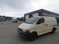 Vit Begagnad 2004 Toyota HiAce Minibuss | 39 000 kr