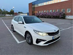 Vit Begagnad 2019 Kia Optima Hybrid 2 Sedan | 184 999 kr (Marknadspris)
