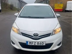 Vit Begagnad 2013 Toyota Yaris Halvkombi | 45 000 kr (Lite dyr)