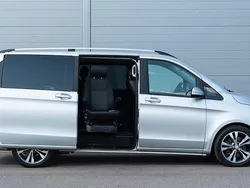Silver Begagnad 2016 Mercedes V220 Minibuss | 389 000 kr (Marknadspris)
