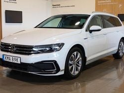 Vit Begagnad 2022 VW Passat GTE Kombi | 259 900 kr (Superpris)