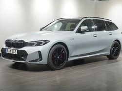 Grå Begagnad 2023 BMW 330e M Sport Kombi | 489 900 kr