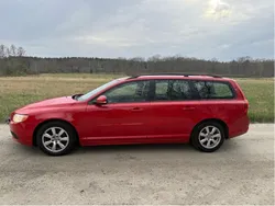 Röd Begagnad 2011 Volvo V70 Drive Kinetic Kombi | 45 000 kr (Bra pris)