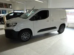 Vit Ny 2024 Peugeot Partner Minibuss | 397 250 kr