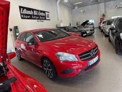 Röd Begagnad 2013 Mercedes A200 Urban Halvkombi | 129 800 kr (Marknadspris)