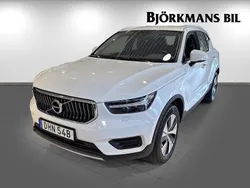 Vit Begagnad 2022 Volvo XC40 Momentum SUV | 299 000 kr (Bra pris)