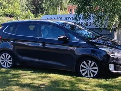 Svart Begagnad 2014 Kia Carens Minibuss | 49 000 kr (Lite dyr)