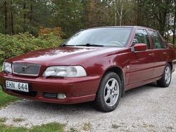 Mörkröd Begagnad 1997 Volvo S70 Sedan | 47 500 kr
