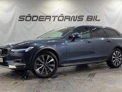 Mörkblå (denim blue metallic) Begagnad 2022 Volvo V90 CC Inscription Kombi | 489 900 kr (Dyr)