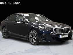 Svart Begagnad 2024 BMW 530e M Sport Sedan | 659 000 kr (Marknadspris)