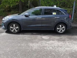 Grå Begagnad 2019 Kia e-Niro Advance SUV | 200 000 kr
