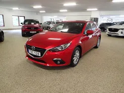 Röd Begagnad 2014 Mazda 3 Vision Sedan | 114 000 kr (Marknadspris)