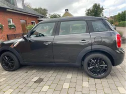 Grå Begagnad 2015 Mini Cooper Countryman SUV | 119 000 kr