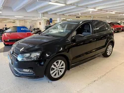 Svart Begagnad 2017 VW Polo Halvkombi | 139 900 kr (Marknadspris)