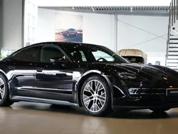 Svart Begagnad 2022 Porsche Taycan Sedan | 595 000 kr