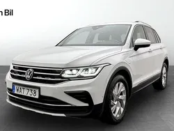 Vit Begagnad 2023 VW Tiguan Elegance SUV | 399 900 kr (Marknadspris)