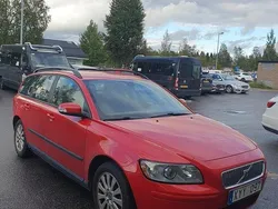 Röd Begagnad 2007 Volvo V50 Kinetic Kombi | 28 000 kr (Marknadspris)