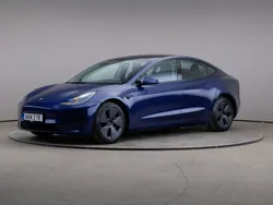 Blå Begagnad 2022 Tesla Model 3 Standard Range Sedan | 315 000 kr (Marknadspris)