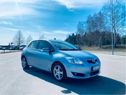 Blå Begagnad 2008 Toyota Auris Halvkombi | 43 900 kr (Marknadspris)