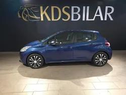 Mörkblå Begagnad 2012 Peugeot 208 Active Halvkombi | 49 500 kr (Marknadspris)