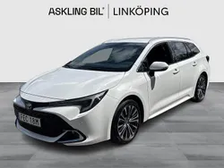 Vit Begagnad 2024 Toyota Corolla Style Kombi | 309 000 kr (Marknadspris)