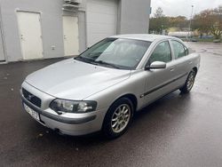 Grå Begagnad 2004 Volvo S60 Business Edition Sedan | 25 000 kr (Marknadspris)