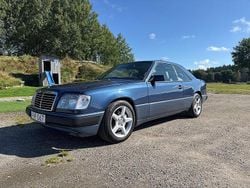 Blå Begagnad 1994 Mercedes E320 Sportkupé | 175 000 kr