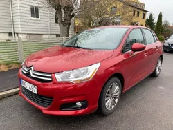 Röd Begagnad 2013 Citroën C4 Halvkombi | 59 000 kr (Marknadspris)