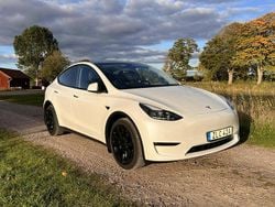 Vit Begagnad 2021 Tesla Model Y Long Range AWD SUV | 349 000 kr (Lite dyr)