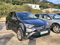 Grå Begagnad 2016 Toyota RAV4 Hybrid SUV | 249 900 kr