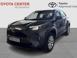 Mörkgrå (grå) Begagnad 2024 Toyota Yaris Hybrid Active SUV | 289 900 kr (Marknadspris)