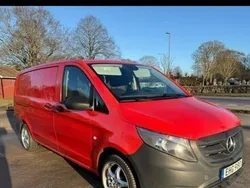 Röd Begagnad 2015 Mercedes Vito Minibuss | 105 000 kr (Dyr)