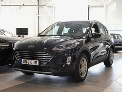 Svart Begagnad 2022 Ford Kuga Titanium SUV | 239 900 kr (Bra pris)