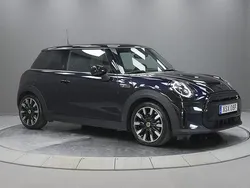 Svart Begagnad 2022 Mini Cooper SE Halvkombi | 239 000 kr (Marknadspris)