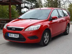 Röd Begagnad 2010 Ford Focus Kombi | 37 000 kr