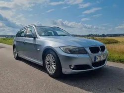 Ljusblå Begagnad 2008 BMW 320 Comfort Edition Kombi | 74 800 kr (Marknadspris)