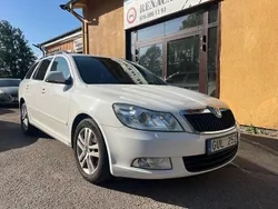 Vit Begagnad 2012 Skoda Octavia Elegance Kombi | 44 900 kr (Marknadspris)