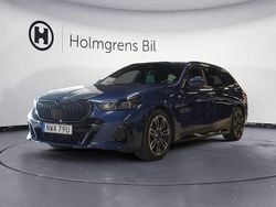 Svart Begagnad 2024 BMW 520 M Sport Kombi | 609 800 kr (Dyr)