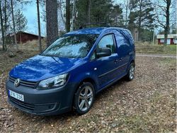 Blå Begagnad 2011 VW Caddy Minibuss | 47 999 kr (Marknadspris)